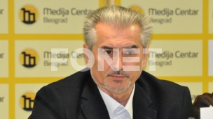 Ćirilica, ali bez pretnji